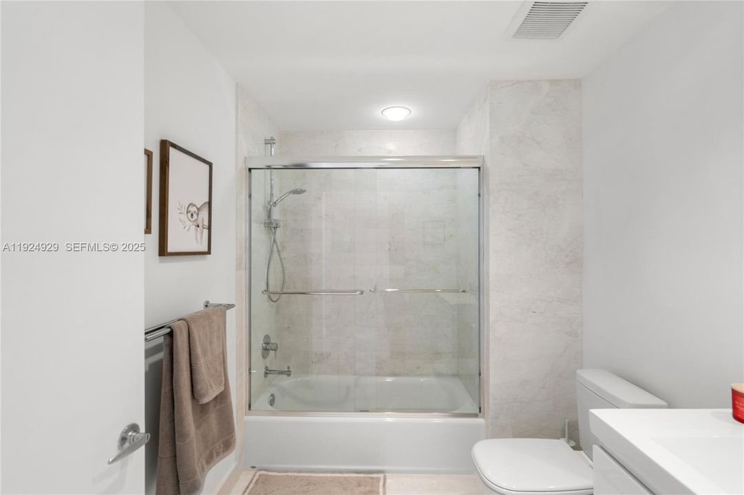 En Venta: $1,450,000 (2 camas, 2 baños, 1958 Pies cuadrados)