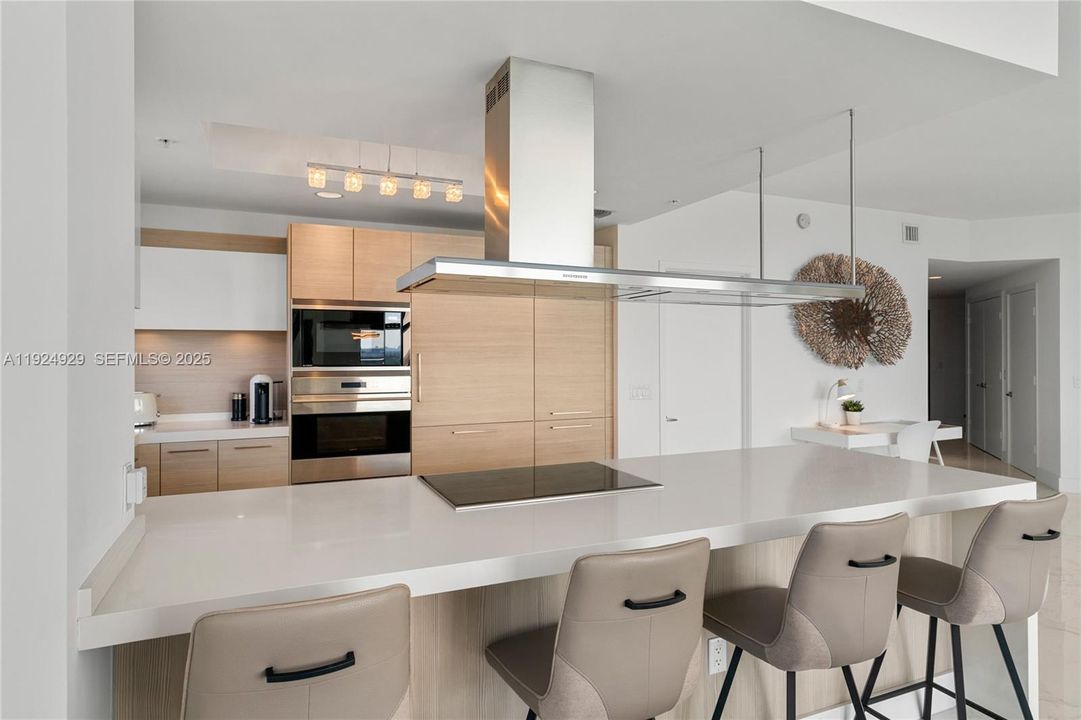 En Venta: $1,450,000 (2 camas, 2 baños, 1958 Pies cuadrados)