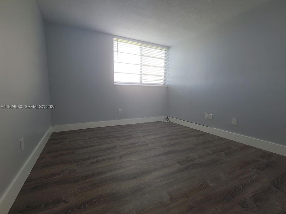 For Rent: $3,000 (3 beds, 2 baths, 1417 Square Feet)