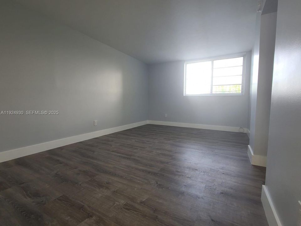 For Rent: $3,000 (3 beds, 2 baths, 1417 Square Feet)