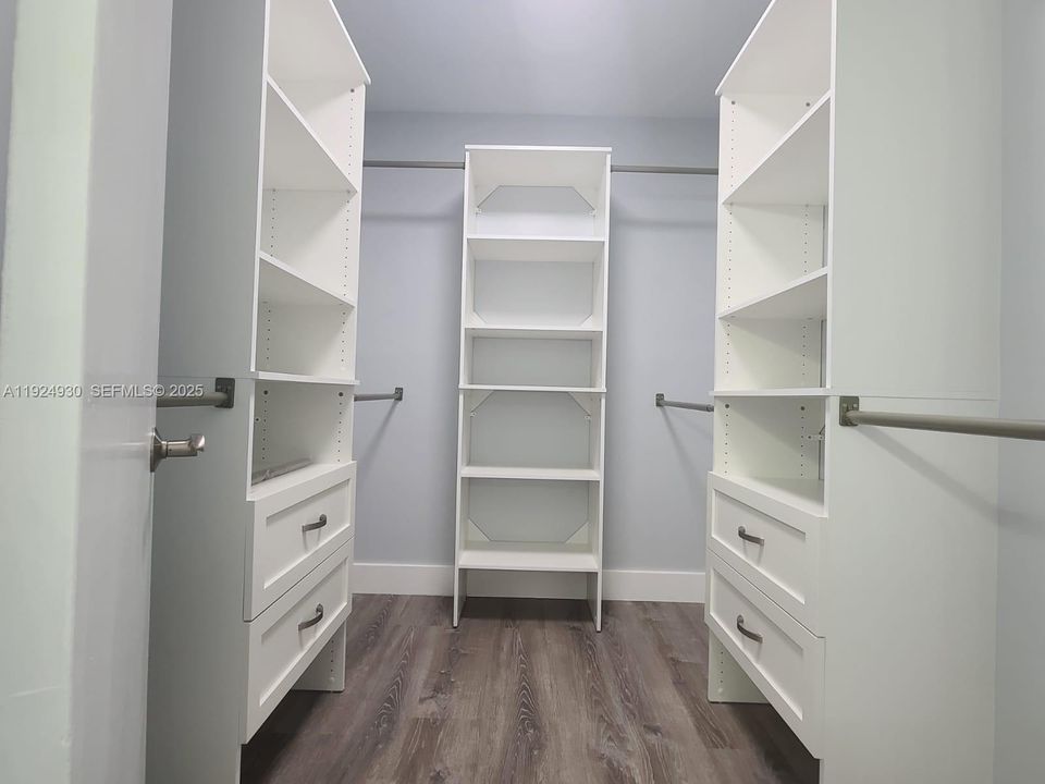 For Rent: $3,000 (3 beds, 2 baths, 1417 Square Feet)