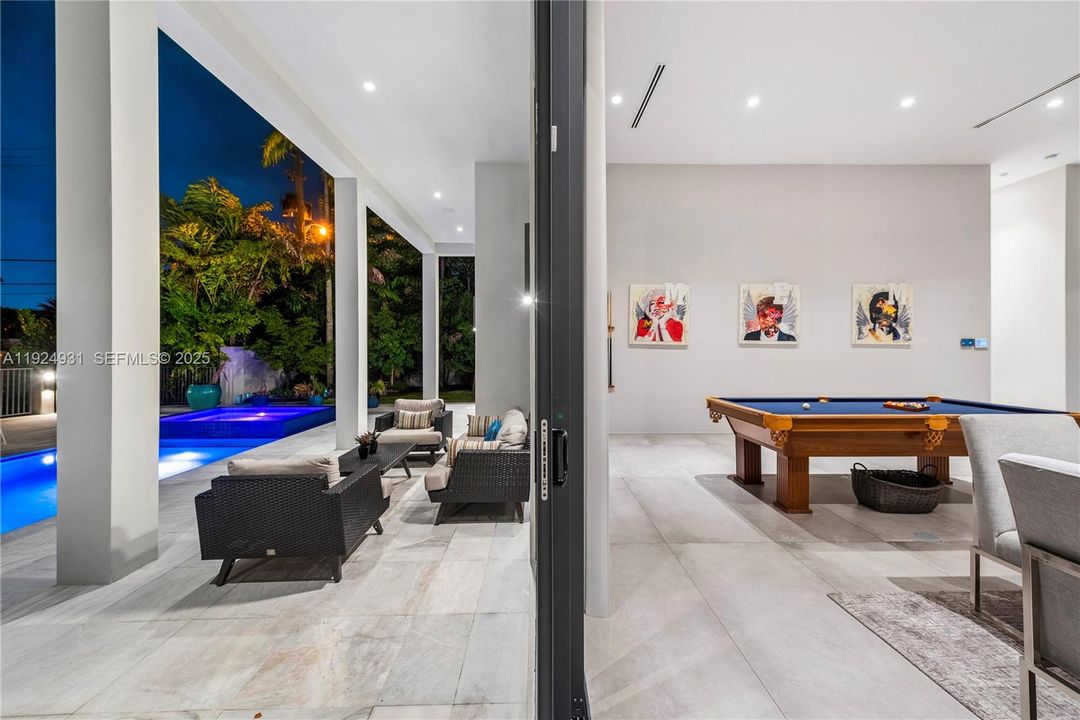 For Sale: $4,700,000 (5 beds, 5 baths, 4380 Square Feet)