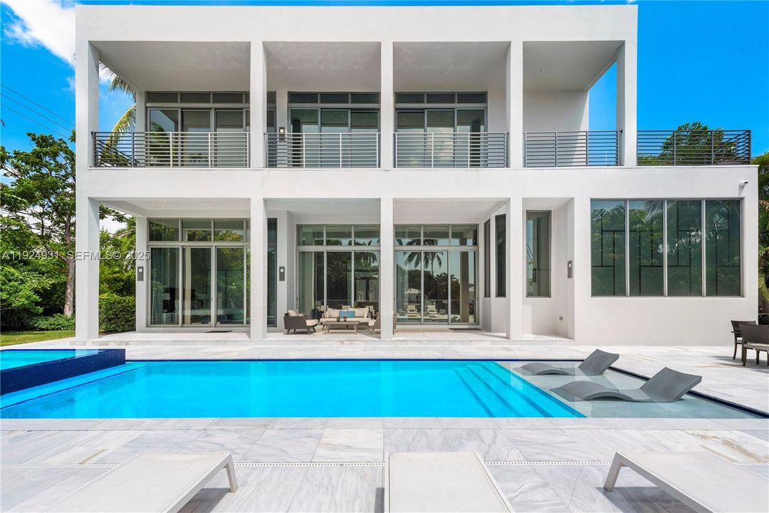 For Sale: $4,700,000 (5 beds, 5 baths, 4380 Square Feet)