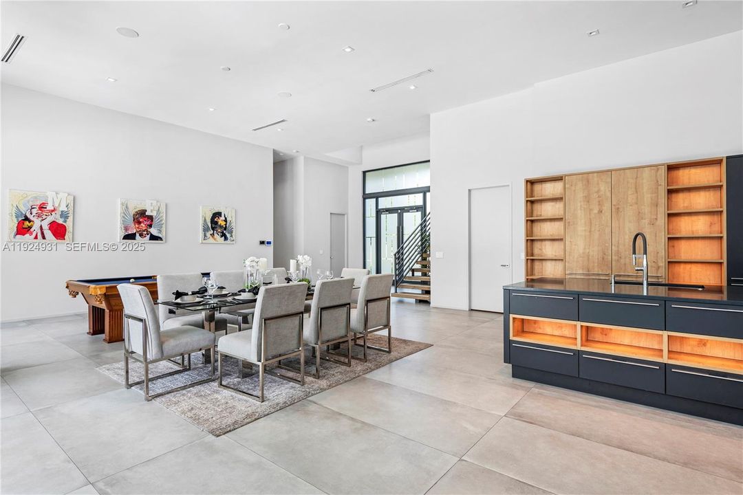 For Sale: $4,700,000 (5 beds, 5 baths, 4380 Square Feet)