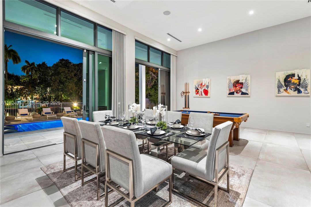 For Sale: $4,700,000 (5 beds, 5 baths, 4380 Square Feet)