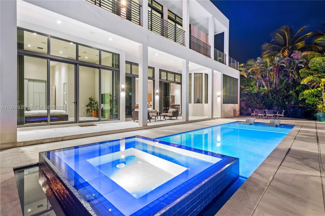 For Sale: $4,700,000 (5 beds, 5 baths, 4380 Square Feet)