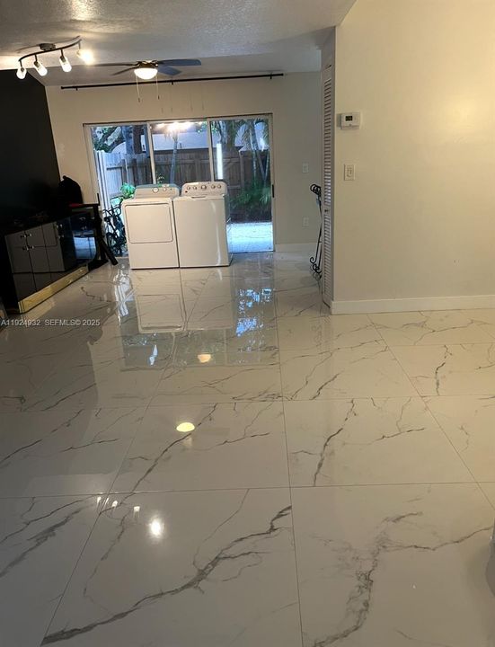 В аренду: $3,200 (4 спален, 3 ванн, 1610 Квадратных фут)