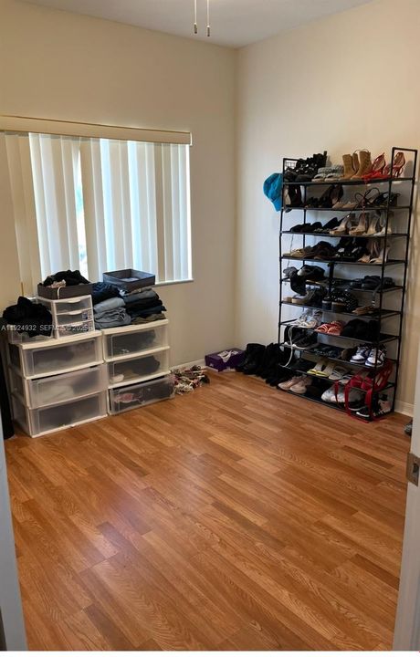 В аренду: $3,200 (4 спален, 3 ванн, 1610 Квадратных фут)