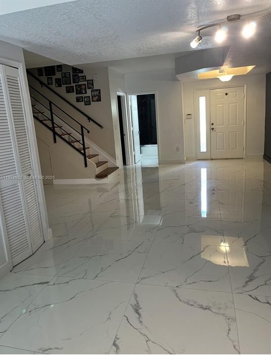 В аренду: $3,200 (4 спален, 3 ванн, 1610 Квадратных фут)