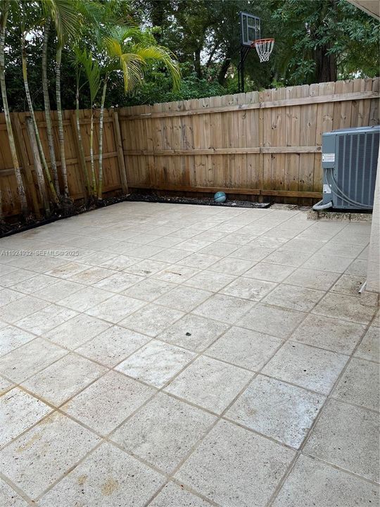 В аренду: $3,200 (4 спален, 3 ванн, 1610 Квадратных фут)