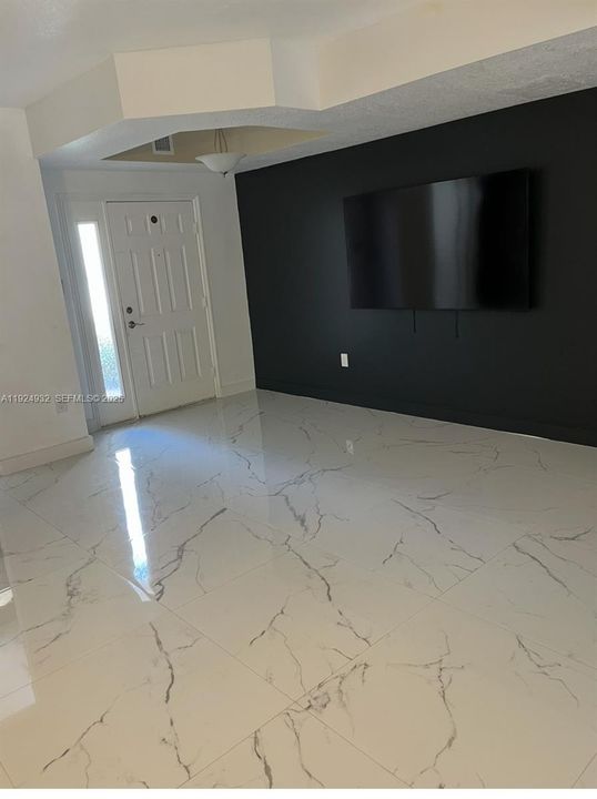 В аренду: $3,200 (4 спален, 3 ванн, 1610 Квадратных фут)