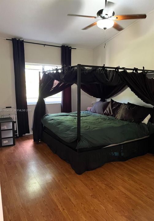 В аренду: $3,200 (4 спален, 3 ванн, 1610 Квадратных фут)