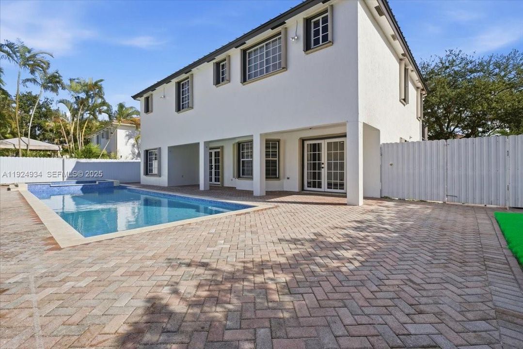 For Rent: $6,500 (4 beds, 3 baths, 2609 Square Feet)