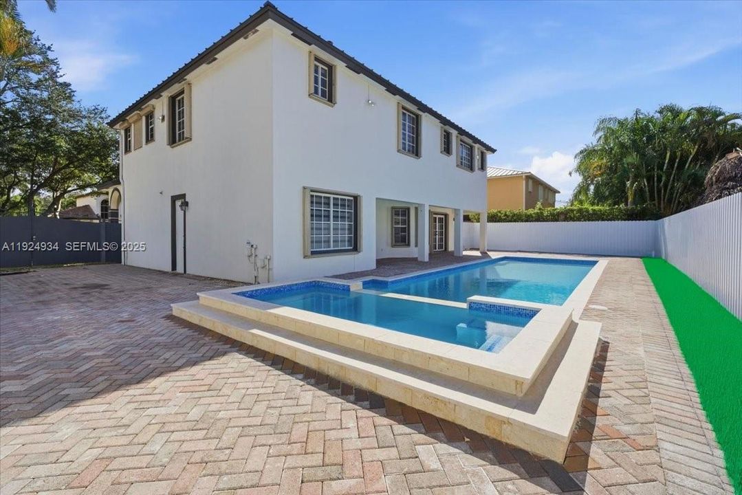 For Rent: $6,500 (4 beds, 3 baths, 2609 Square Feet)