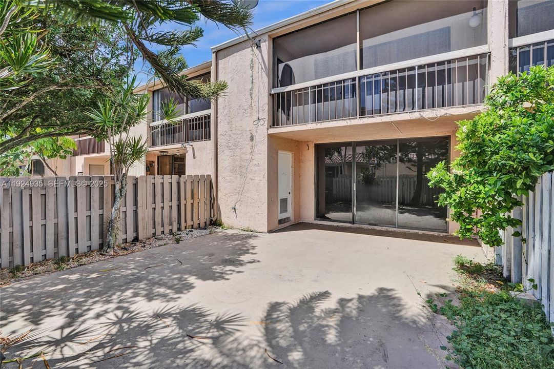 En Venta: $465,000 (3 camas, 2 baños, 2120 Pies cuadrados)