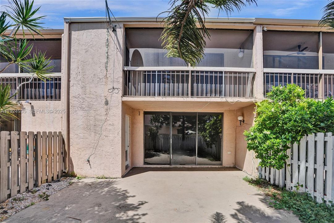 En Venta: $465,000 (3 camas, 2 baños, 2120 Pies cuadrados)