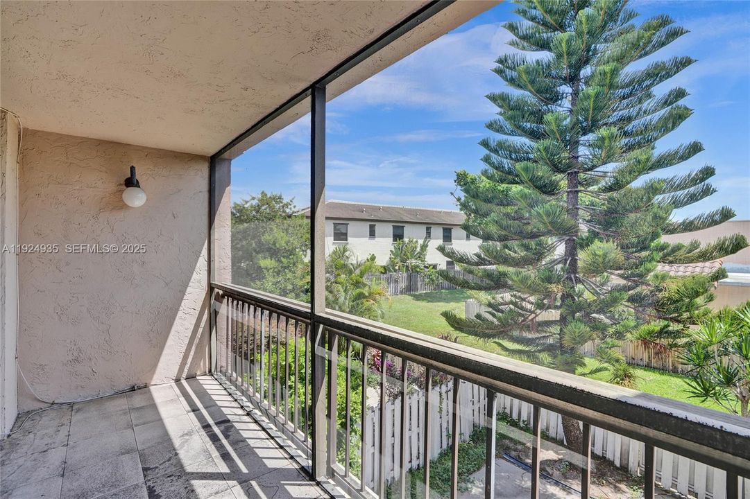 En Venta: $465,000 (3 camas, 2 baños, 2120 Pies cuadrados)