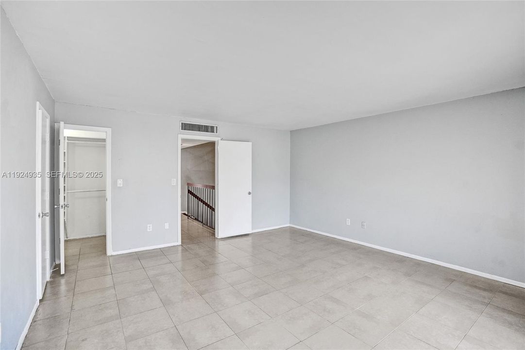 En Venta: $465,000 (3 camas, 2 baños, 2120 Pies cuadrados)