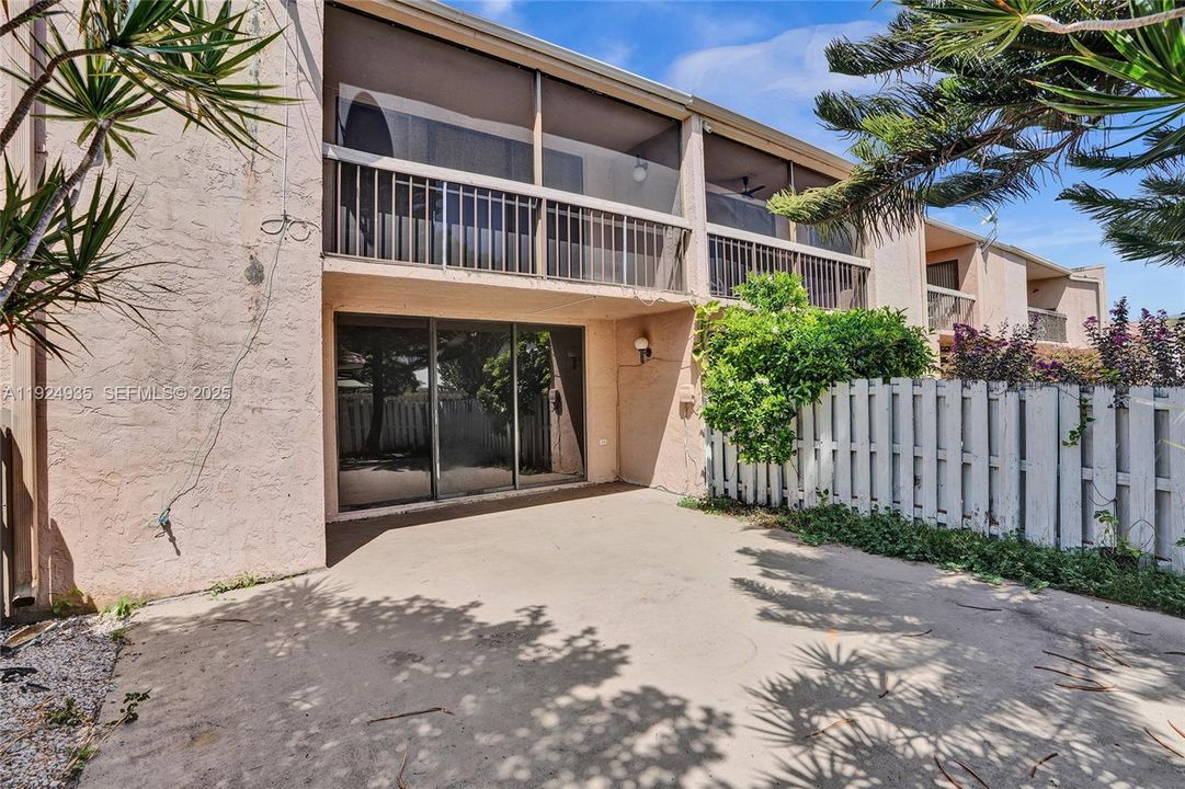 En Venta: $465,000 (3 camas, 2 baños, 2120 Pies cuadrados)