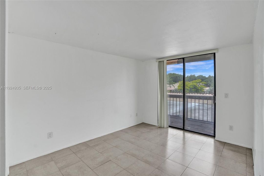 En Venta: $465,000 (3 camas, 2 baños, 2120 Pies cuadrados)