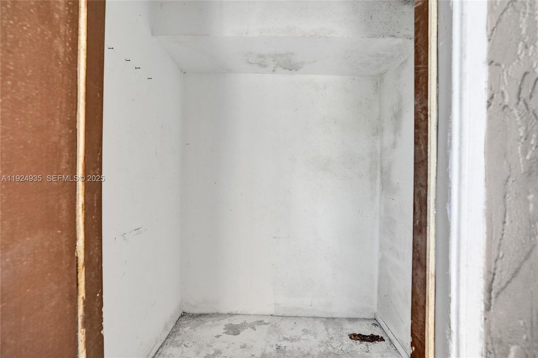 En Venta: $465,000 (3 camas, 2 baños, 2120 Pies cuadrados)