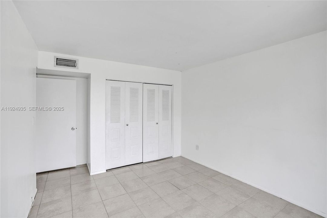 En Venta: $465,000 (3 camas, 2 baños, 2120 Pies cuadrados)