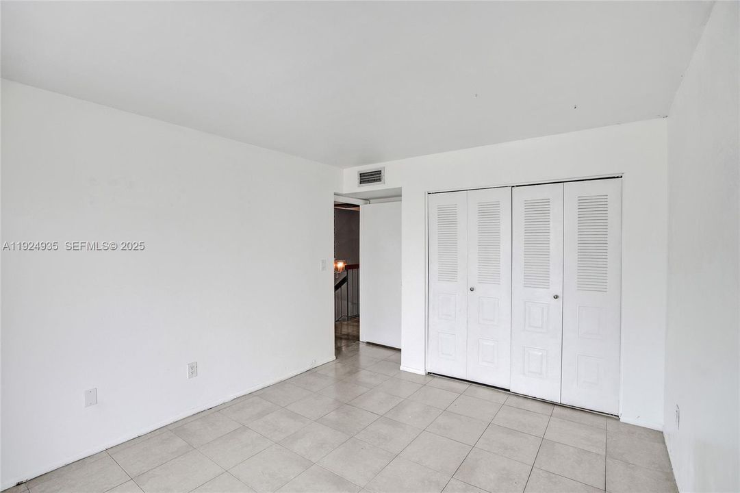 En Venta: $465,000 (3 camas, 2 baños, 2120 Pies cuadrados)