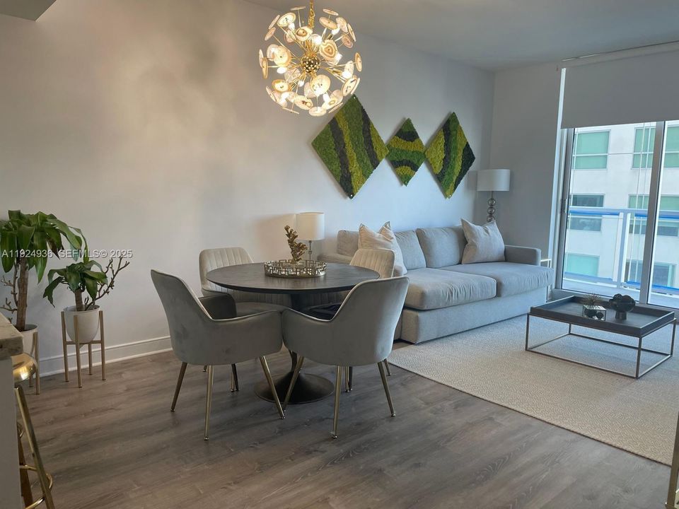 For Rent: $3,000 (1 beds, 1 baths, 789 Square Feet)