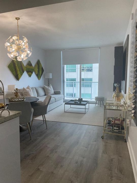 For Rent: $3,000 (1 beds, 1 baths, 789 Square Feet)