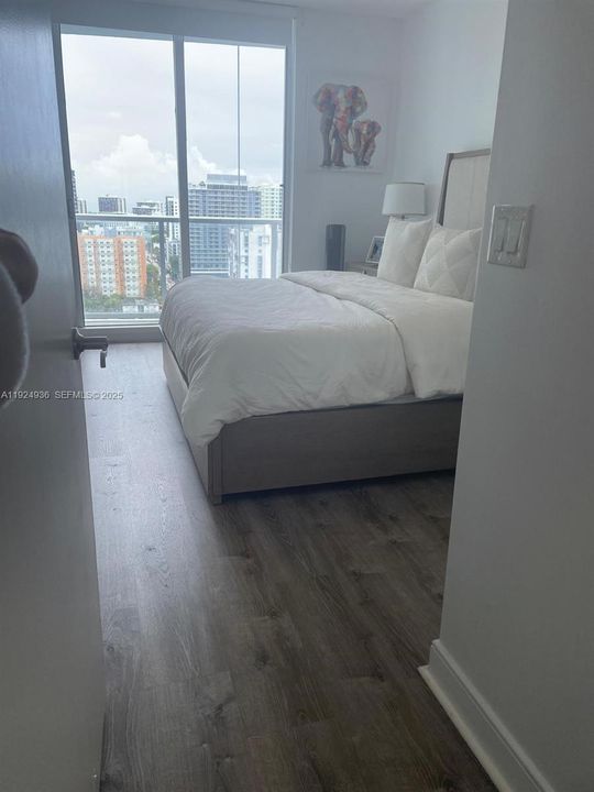 For Rent: $3,000 (1 beds, 1 baths, 789 Square Feet)