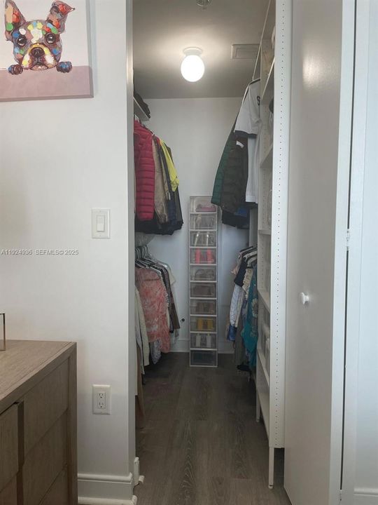 For Rent: $3,000 (1 beds, 1 baths, 789 Square Feet)