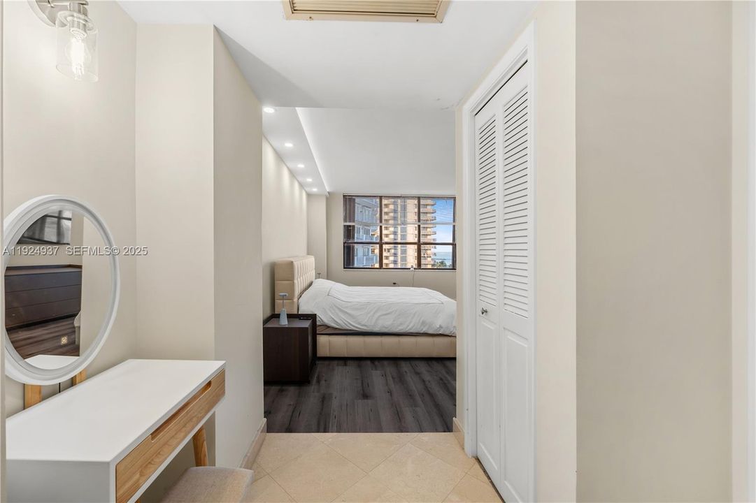 For Sale: $1,625,000 (2 beds, 2 baths, 1388 Square Feet)