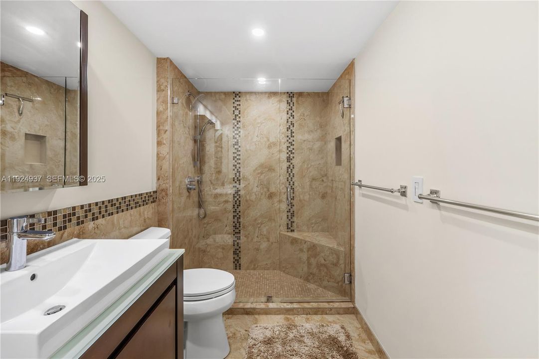 For Sale: $1,625,000 (2 beds, 2 baths, 1388 Square Feet)