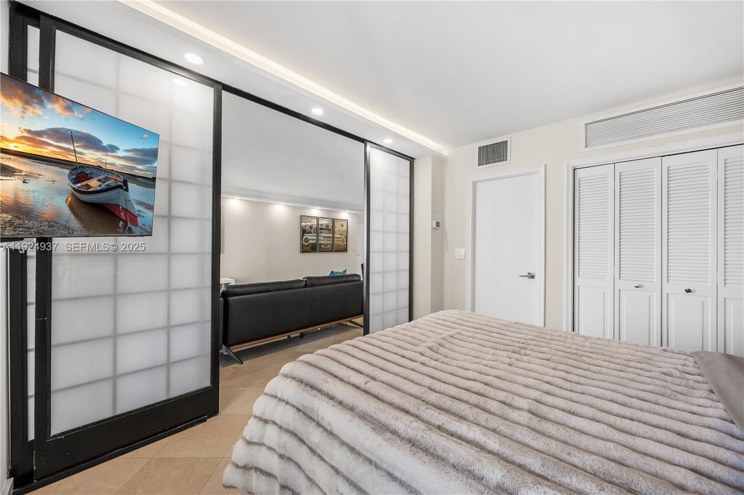 For Sale: $1,625,000 (2 beds, 2 baths, 1388 Square Feet)