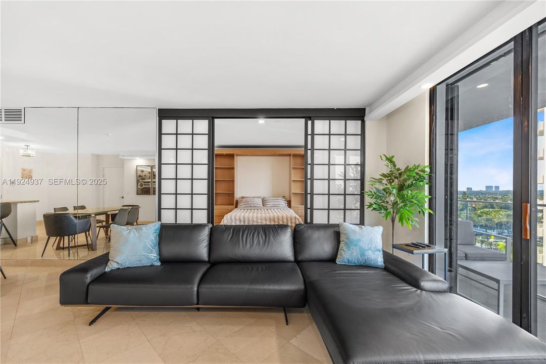 For Sale: $1,625,000 (2 beds, 2 baths, 1388 Square Feet)