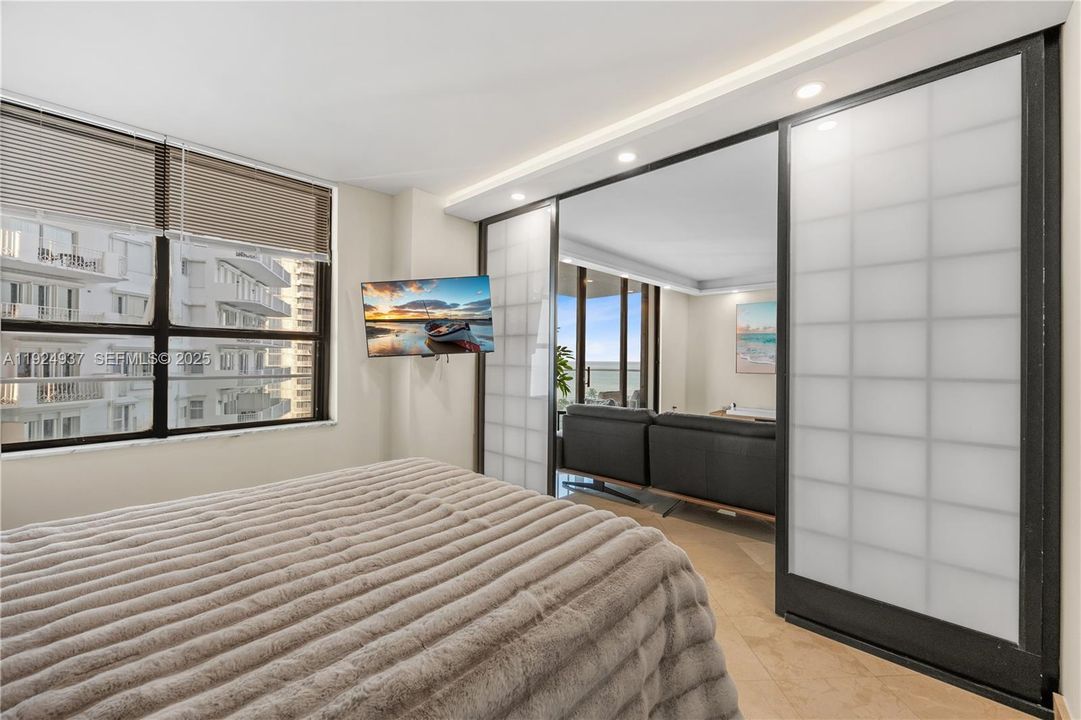 For Sale: $1,625,000 (2 beds, 2 baths, 1388 Square Feet)