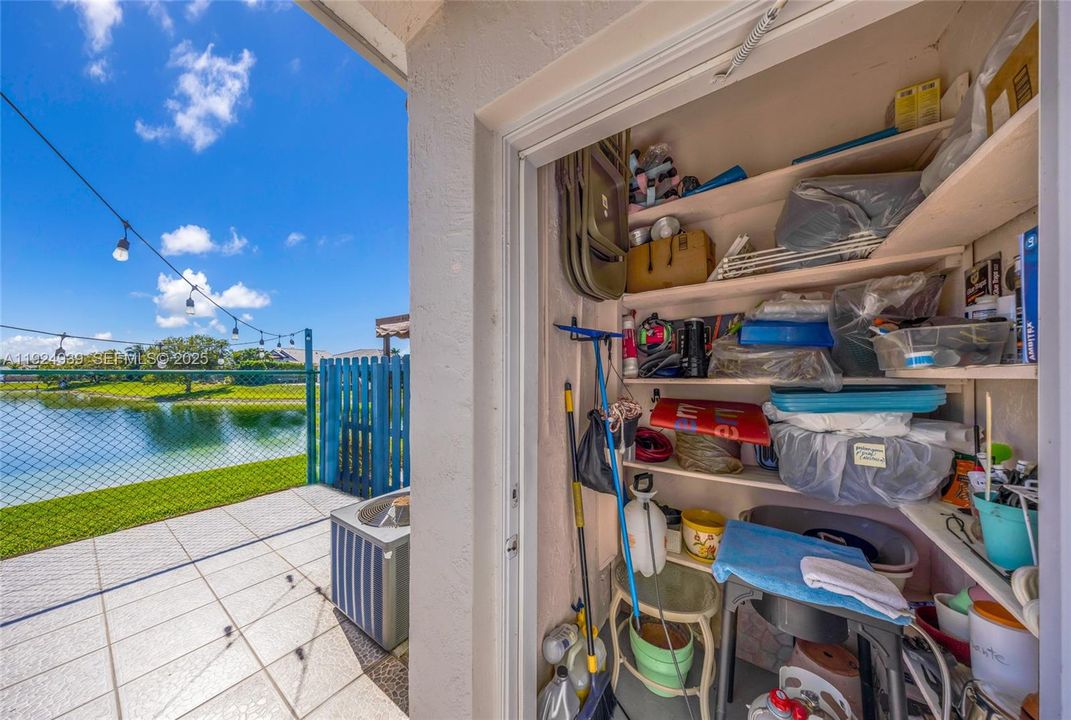 For Sale: $585,000 (3 beds, 2 baths, 1667 Square Feet)