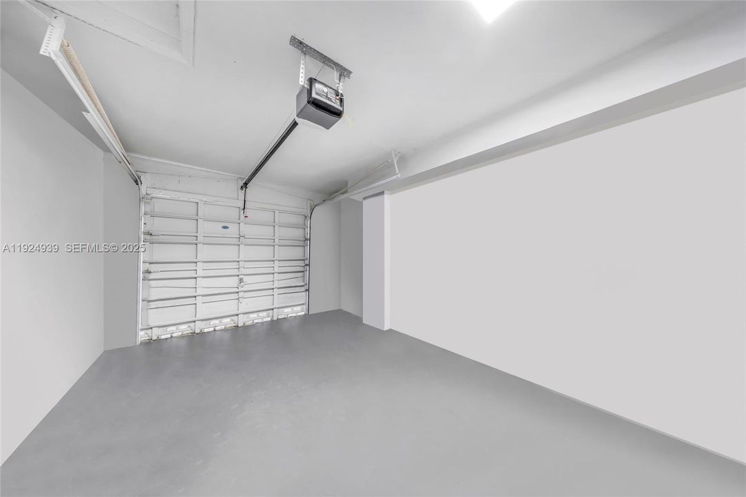 For Sale: $585,000 (3 beds, 2 baths, 1667 Square Feet)