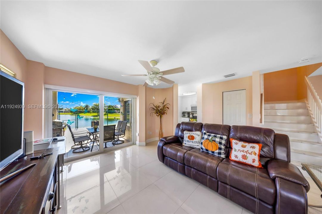 For Sale: $585,000 (3 beds, 2 baths, 1667 Square Feet)