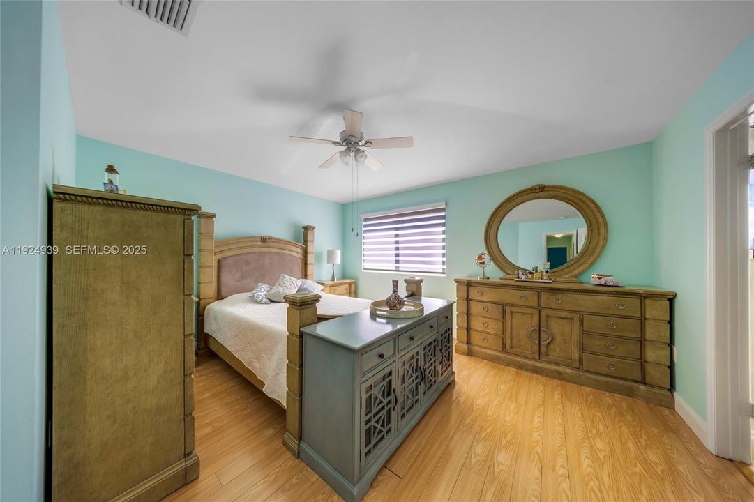 For Sale: $585,000 (3 beds, 2 baths, 1667 Square Feet)