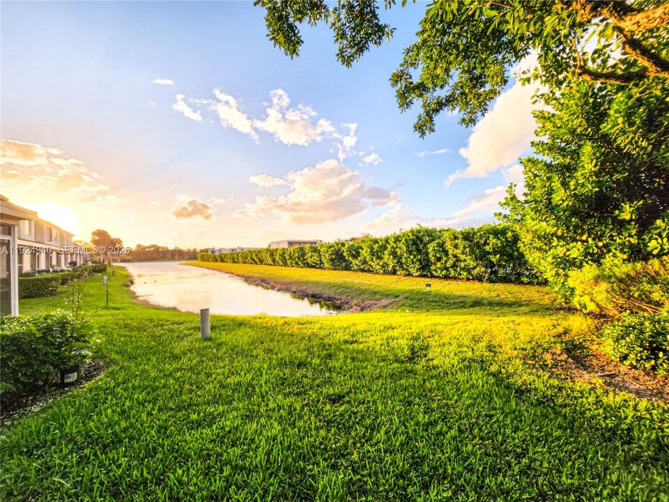 For Rent: $2,550 (2 beds, 1 baths, 1110 Square Feet)