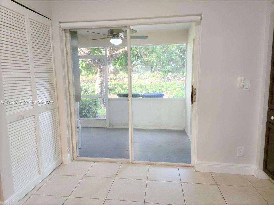 For Rent: $2,550 (2 beds, 1 baths, 1110 Square Feet)