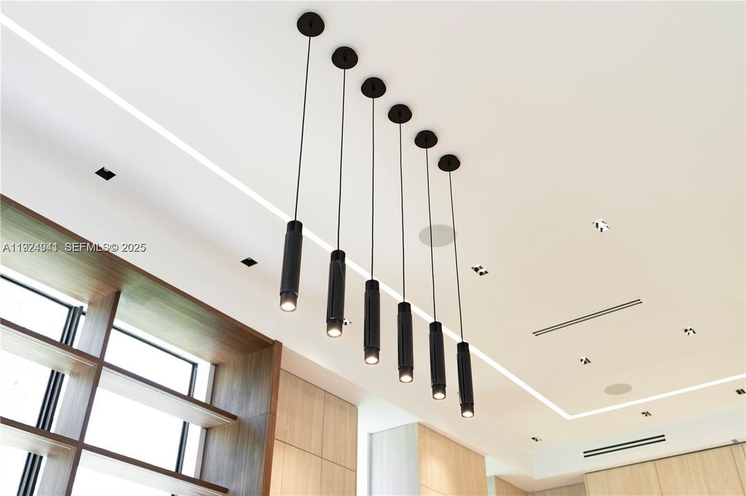 For Sale: $3,850,000 (5 beds, 6 baths, 6019 Square Feet)