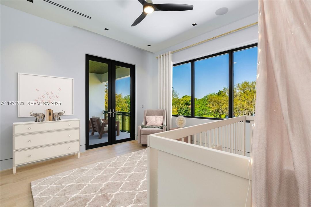 For Sale: $3,850,000 (5 beds, 6 baths, 6019 Square Feet)