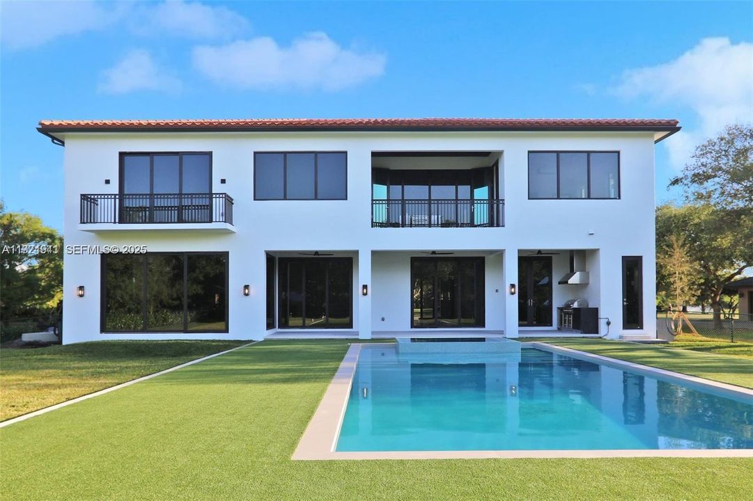 For Sale: $3,850,000 (5 beds, 6 baths, 6019 Square Feet)