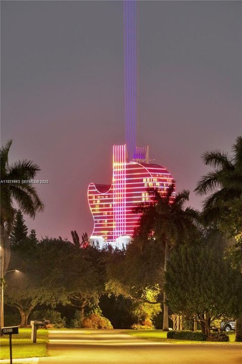 For Sale: $3,850,000 (5 beds, 6 baths, 6019 Square Feet)