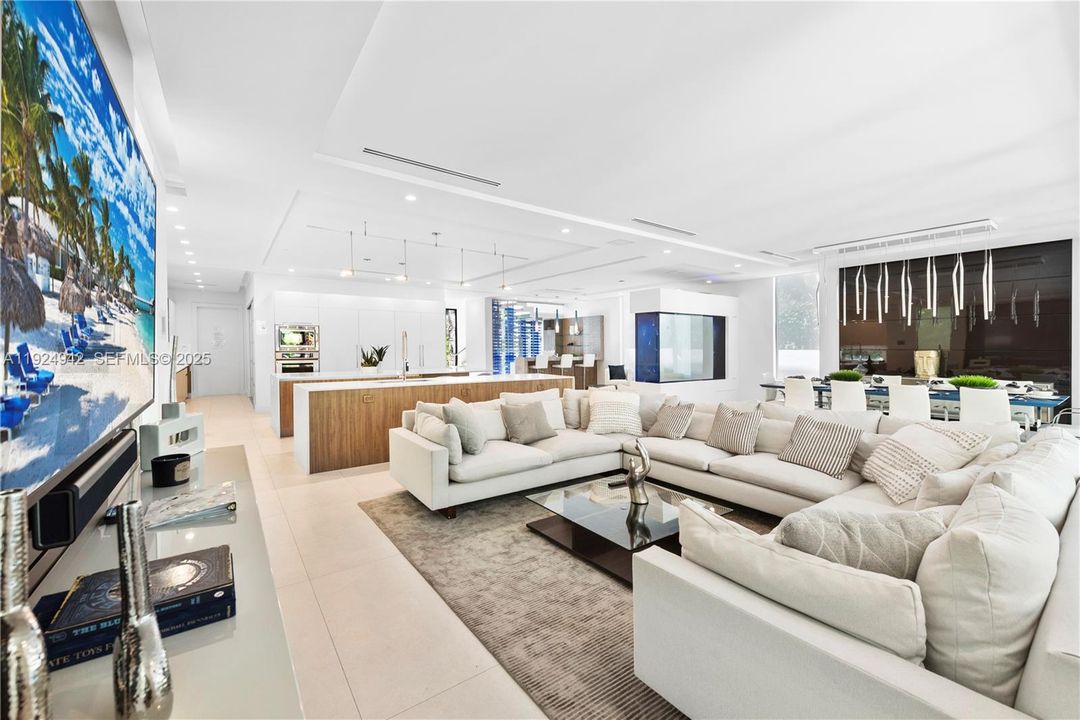 На продажу: $5,900,000 (5 спален, 5 ванн, 6058 Квадратных фут)