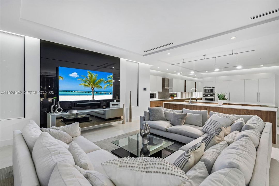 На продажу: $5,900,000 (5 спален, 5 ванн, 6058 Квадратных фут)