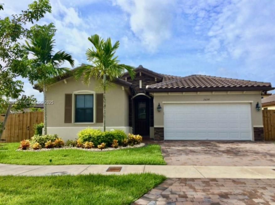 For Sale: $715,000 (3 beds, 3 baths, 1844 Square Feet)