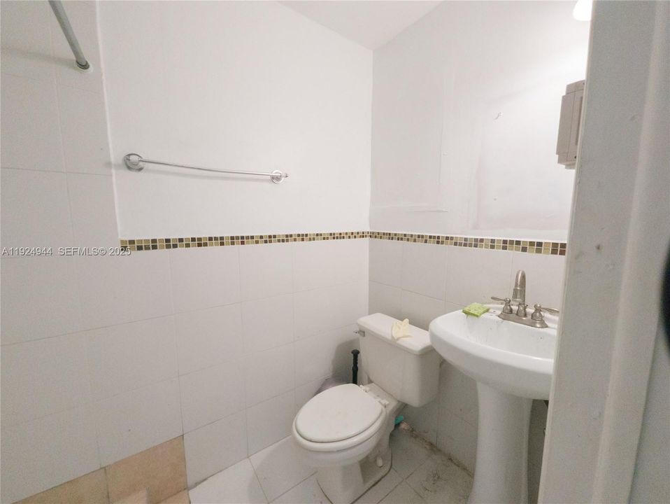 В аренду: $1,400 (1 спален, 1 ванн, 250 Квадратных фут)